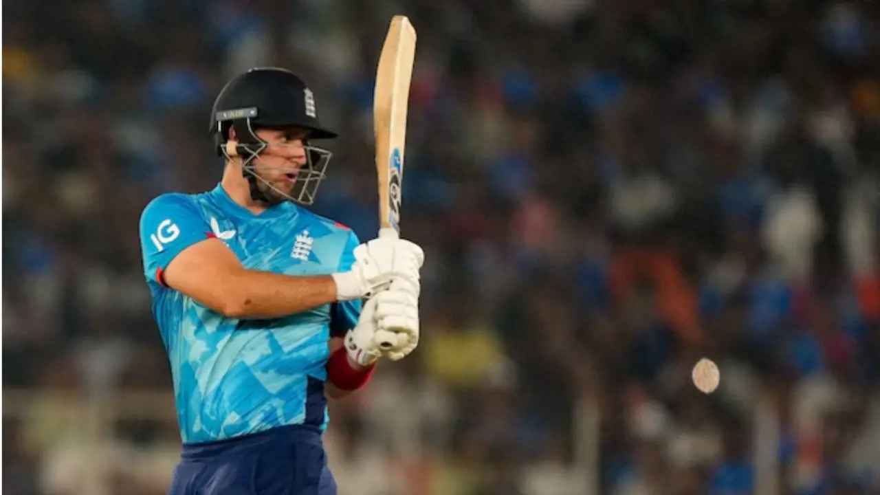 Livingstone criticised the English management for their lack of communication